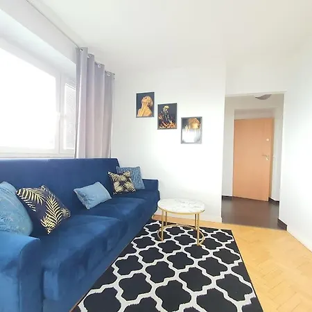 Srodmiescie Metro, 19 Floor