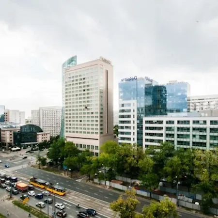 Srodmiescie Metro, 19 Floor