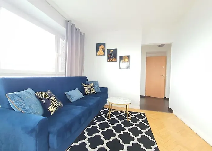 Srodmiescie Metro, 19 Floor