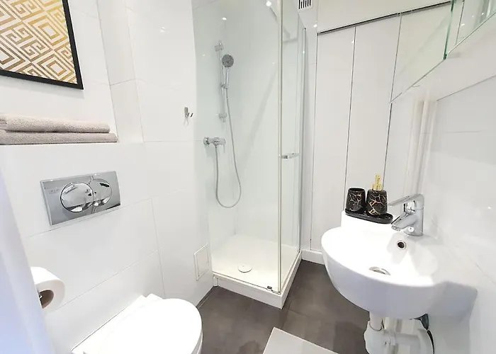 Srodmiescie Metro, 19 Floor شقة وارسو