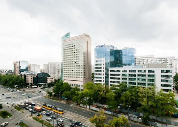 Srodmiescie Metro, 19 Floor