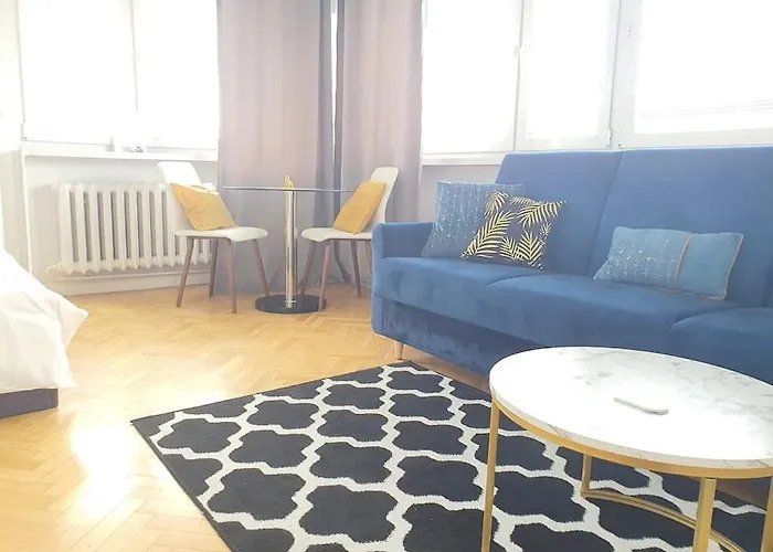 Srodmiescie Metro, 19 Floor