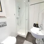 Srodmiescie Metro, 19 Floor Apartment Warschau